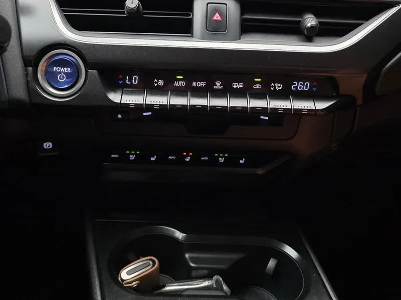 Lexus UX 2.0 2WD, снимка 16 - Автомобили и джипове - 54930389