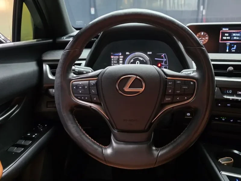 Lexus UX 2.0 2WD, снимка 13 - Автомобили и джипове - 54930389