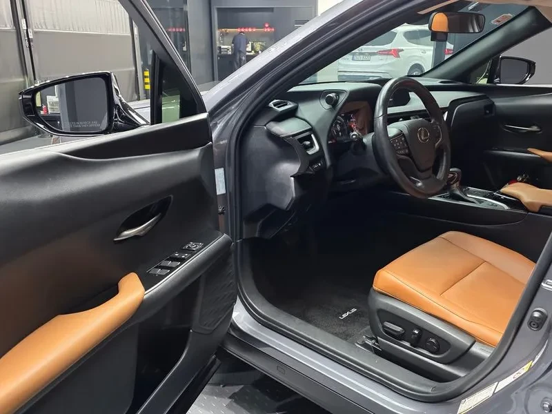 Lexus UX 2.0 2WD, снимка 10 - Автомобили и джипове - 54930389