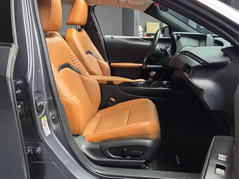 Lexus UX 2.0 2WD, снимка 11 - Автомобили и джипове - 54930389