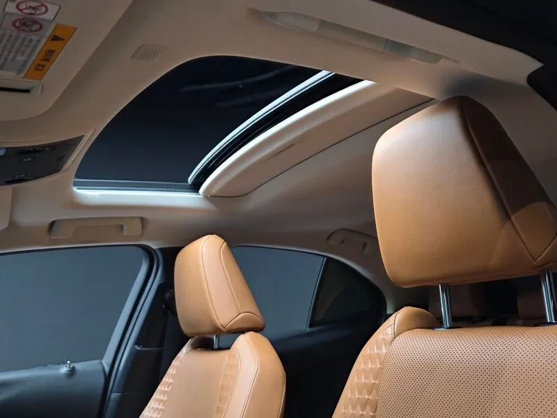 Lexus UX 2.0 2WD, снимка 17 - Автомобили и джипове - 54930389