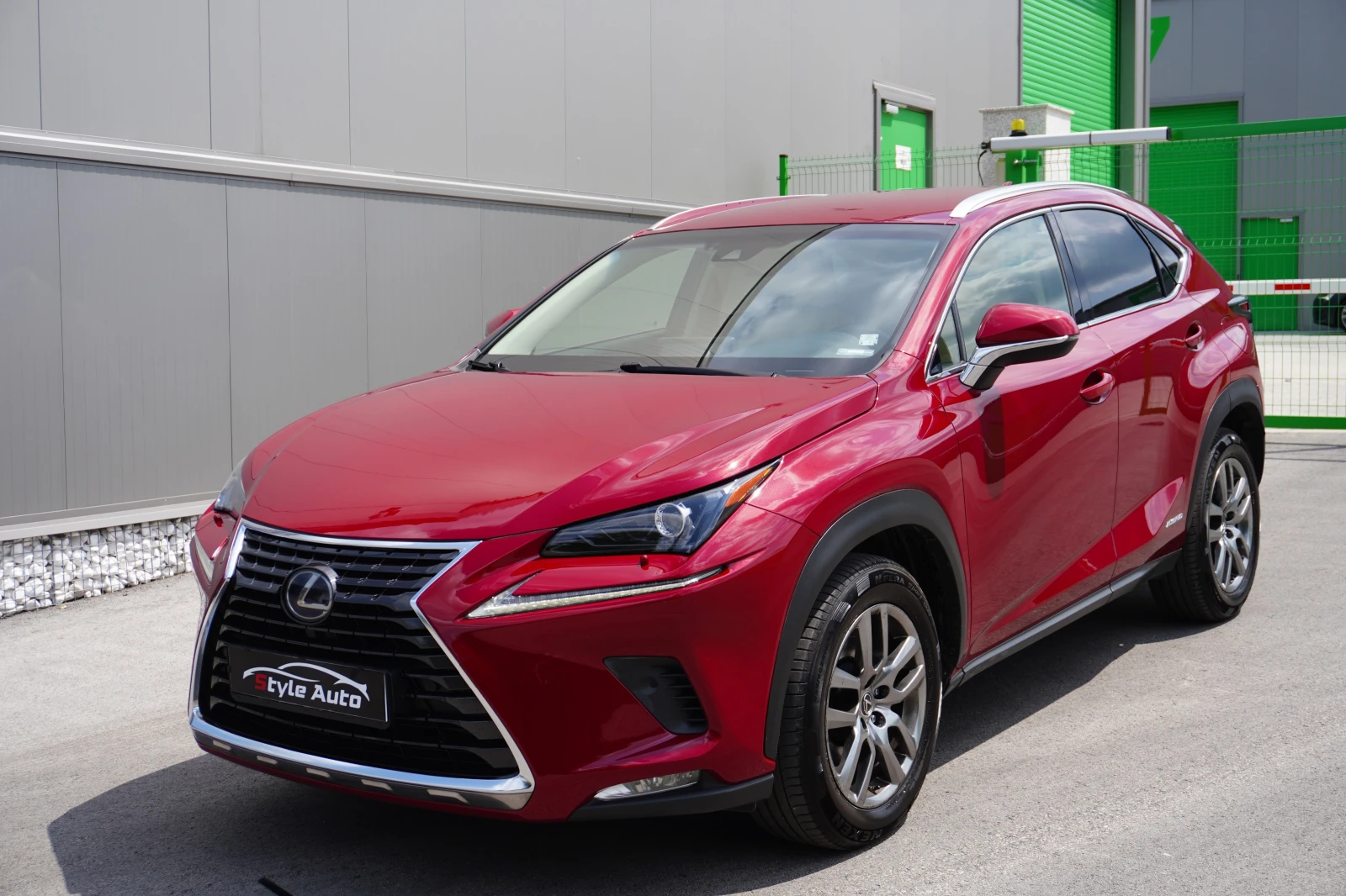Lexus NX 300h Luxury Face Carplay Keyless, снимка 1