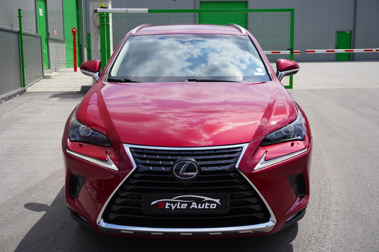 Lexus NX 300h Luxury Face Carplay Keyless - изображение 8