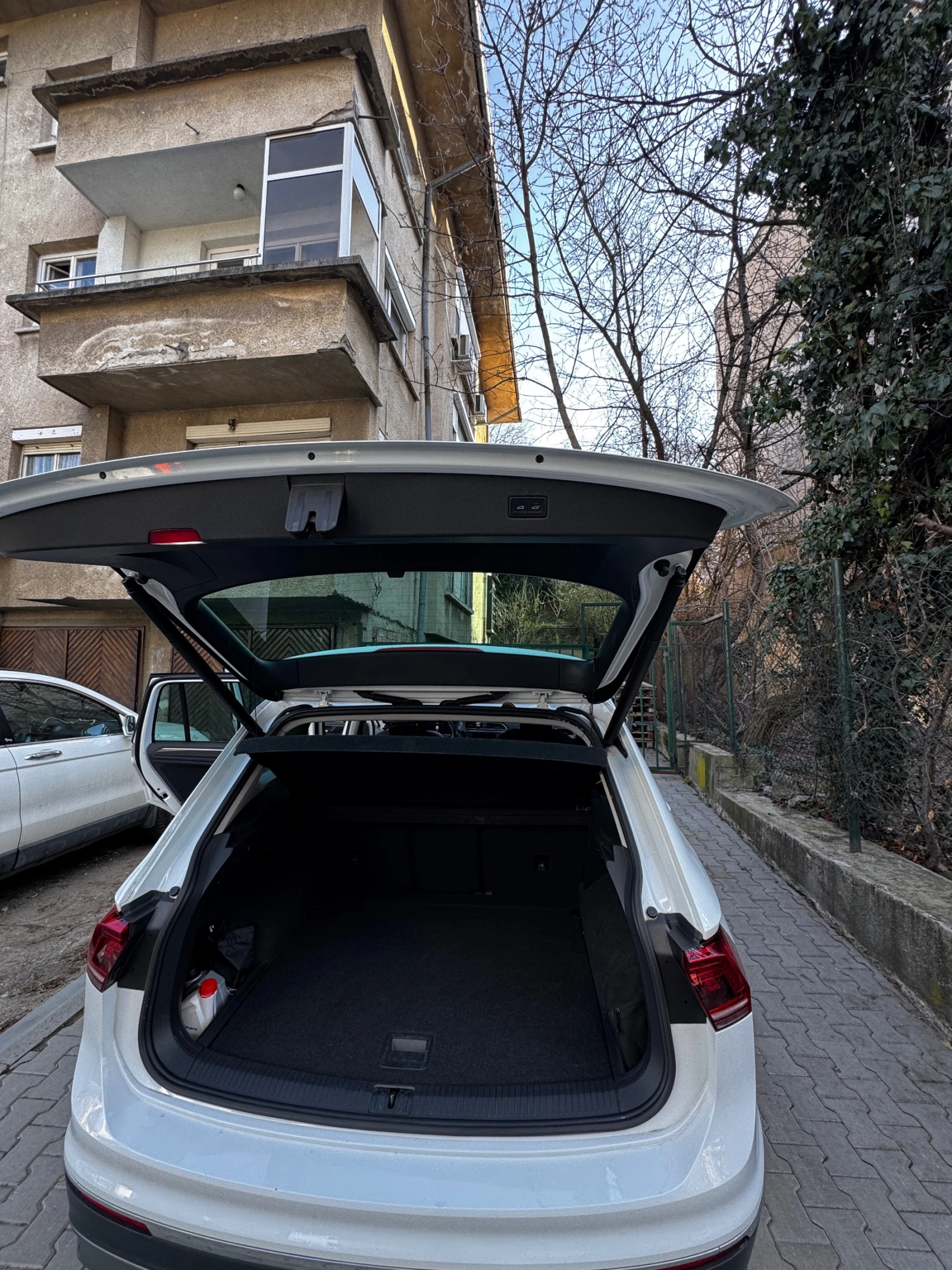 VW Tiguan, снимка 9 - Автомобили и джипове - 53848531