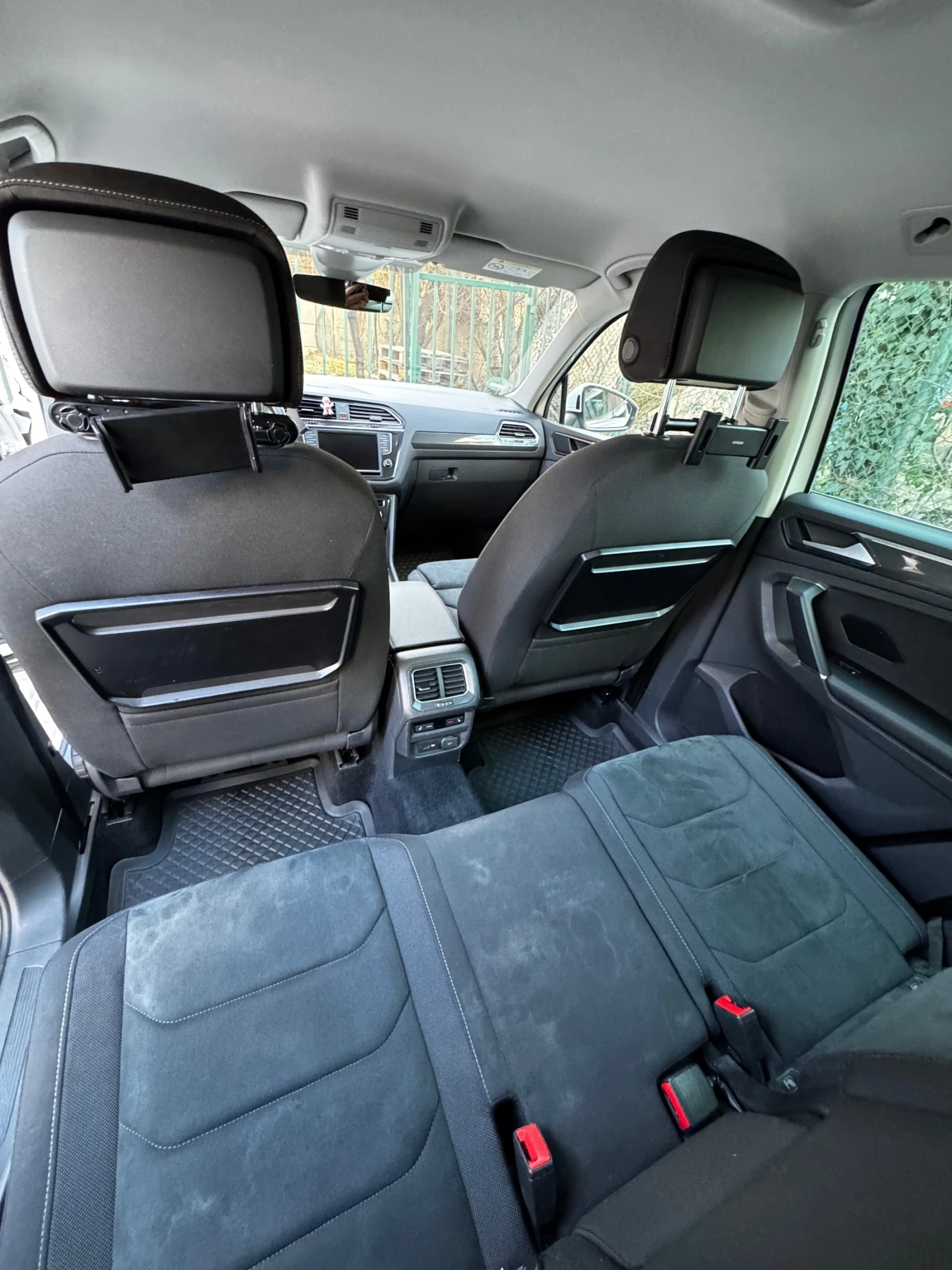 VW Tiguan, снимка 11 - Автомобили и джипове - 53848531