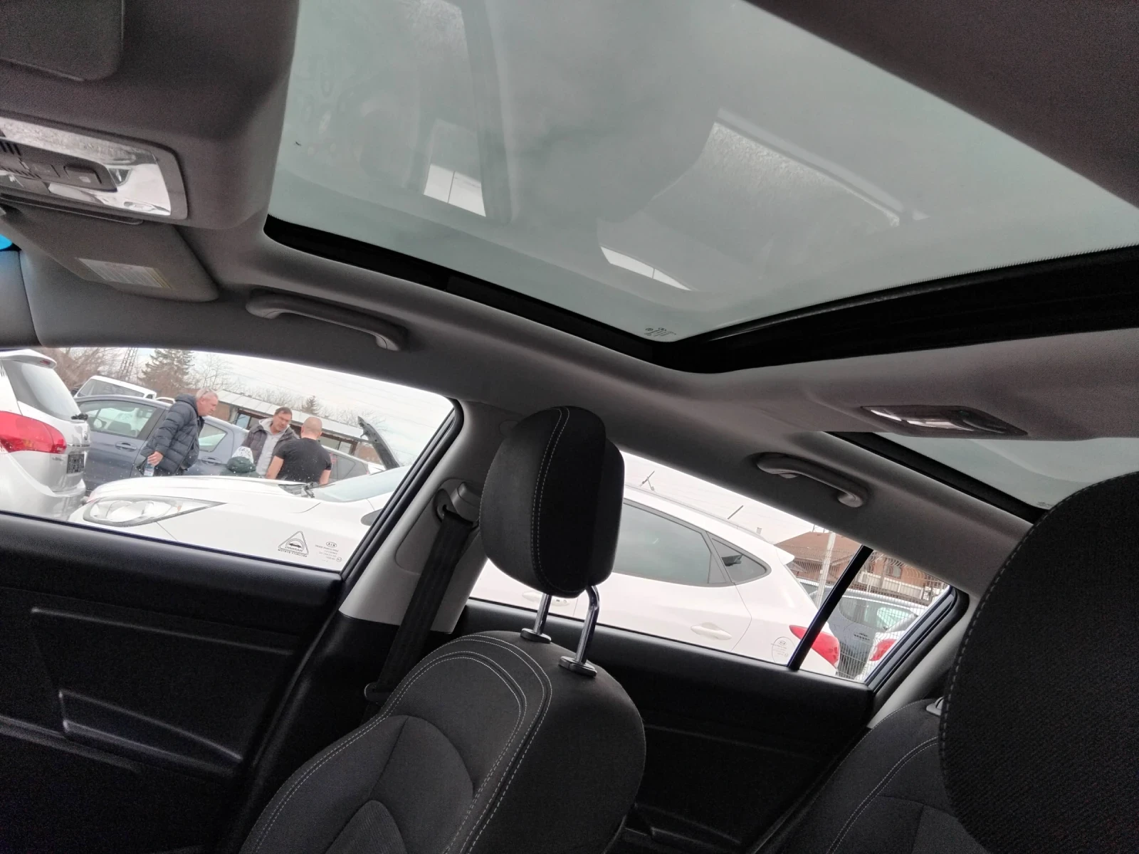 Kia Sportage 2.0, снимка 6 - Автомобили и джипове - 54098668