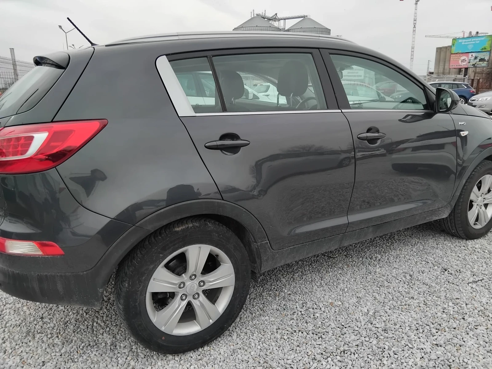 Kia Sportage 2.0, снимка 4 - Автомобили и джипове - 54098668