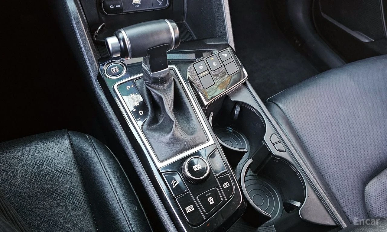 Kia Sportage 2.0* 2WD* TRENDY* ПОДГРЕВ* КАМЕРА* LANE ASSIST, снимка 16 - Автомобили и джипове - 54810285