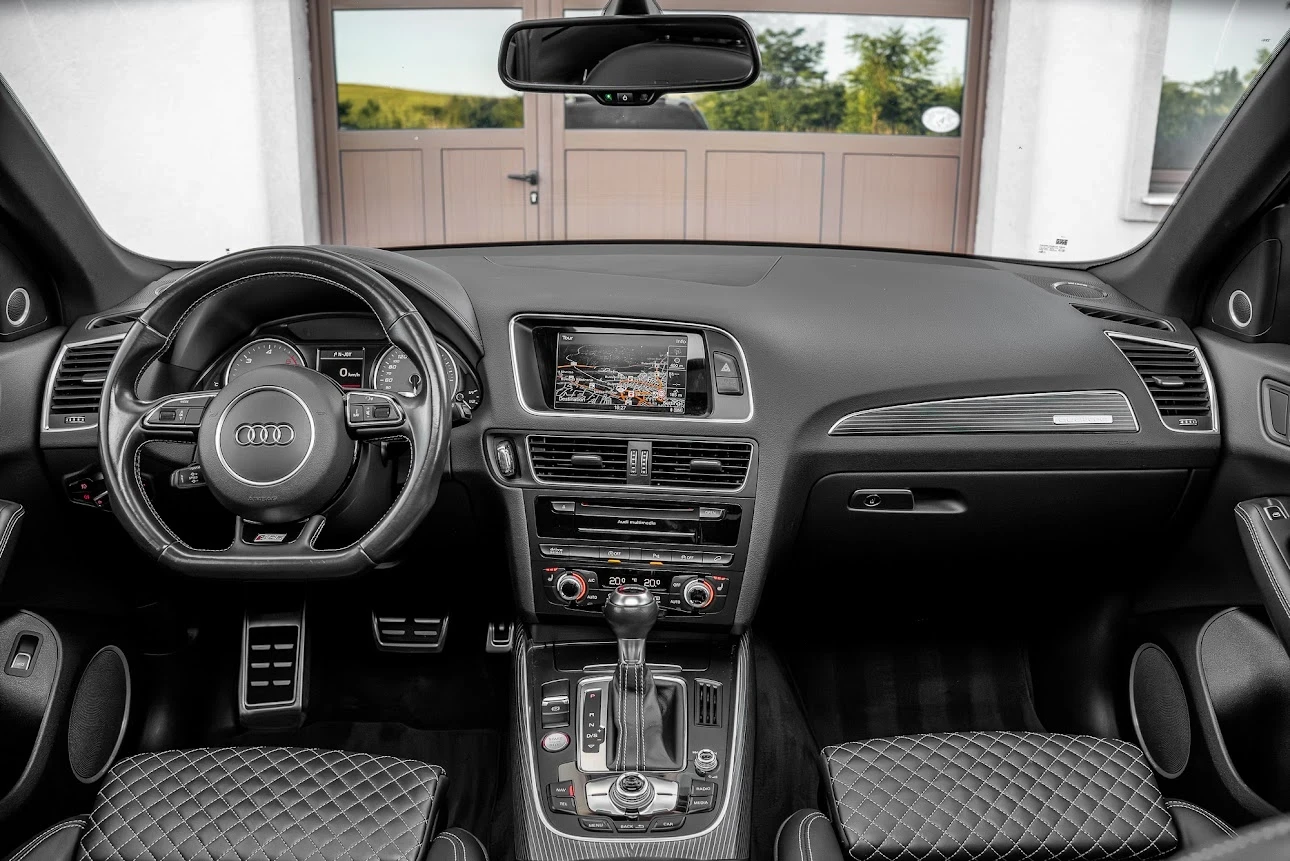 Audi SQ5 COMPETITION PLUS/340к.с/B&O/PANO/KEYLESS/ПЕЧКА/, снимка 14 - Автомобили и джипове - 54932626