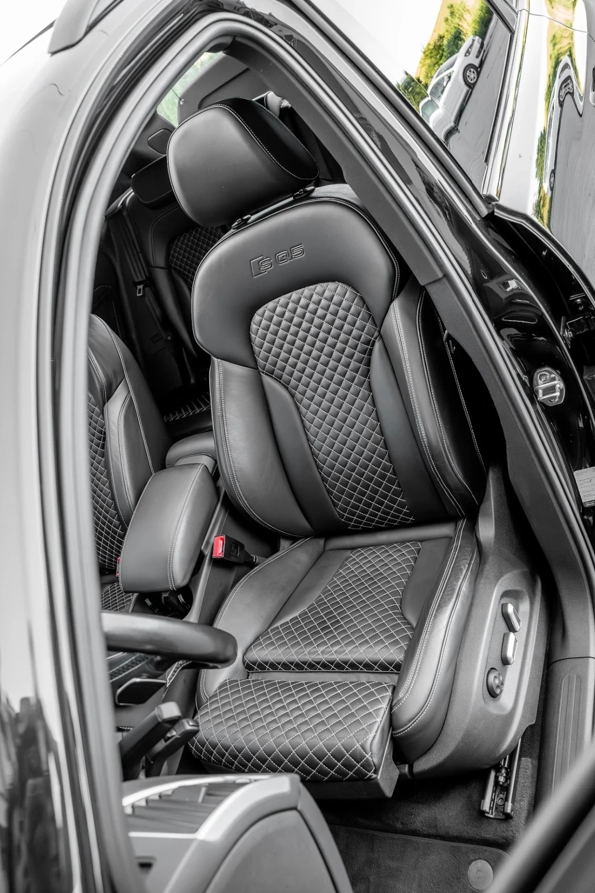 Audi SQ5 COMPETITION PLUS/340к.с/B&O/PANO/KEYLESS/ПЕЧКА/, снимка 12 - Автомобили и джипове - 54932626