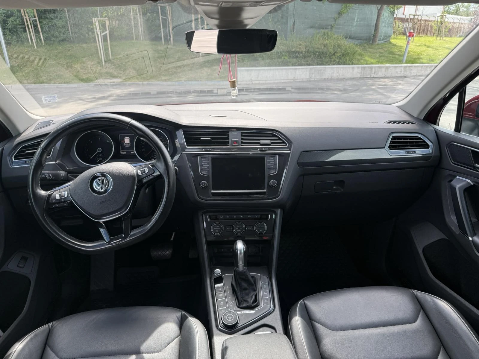 VW Tiguan 2.0 TDI 190кс 4х4, снимка 11 - Автомобили и джипове - 54999056
