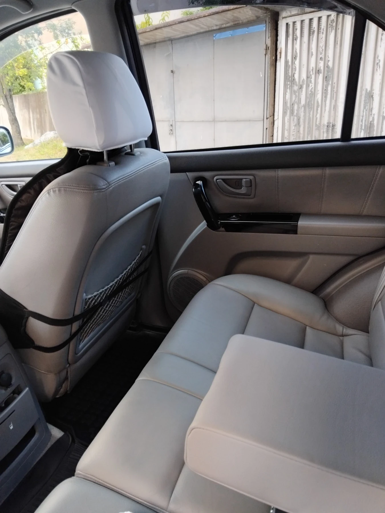 Kia Sorento 2.5CRDI, снимка 12 - Автомобили и джипове - 55225030