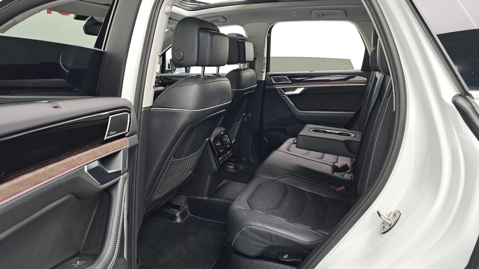 VW Touareg 3.0TDI| HUD| 360| PANO| �����| 2 �����|  | Mobile.bg � ����������� 17