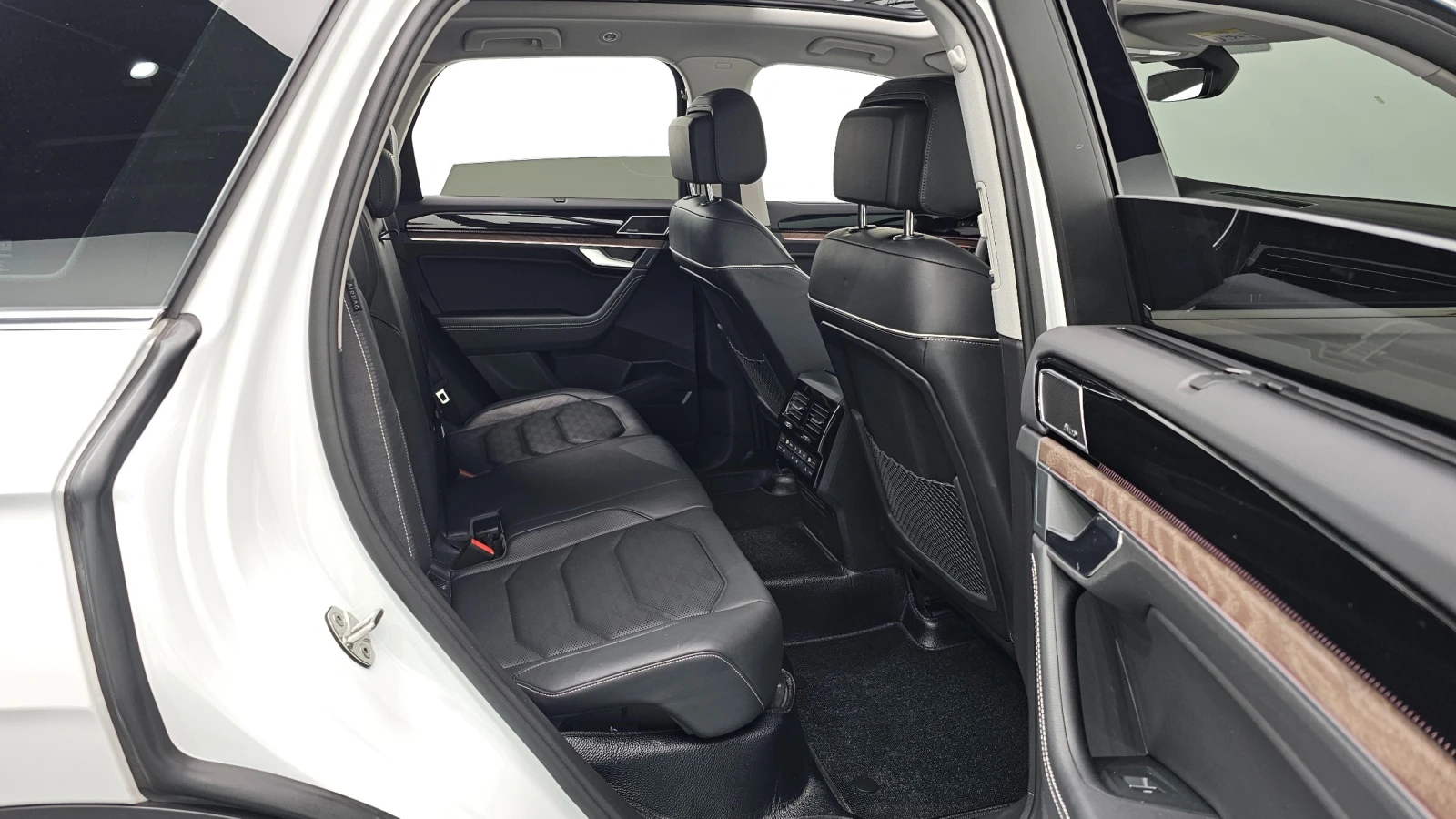 VW Touareg 3.0TDI| HUD| 360| PANO| �����| 2 �����|  | Mobile.bg � ����������� 15