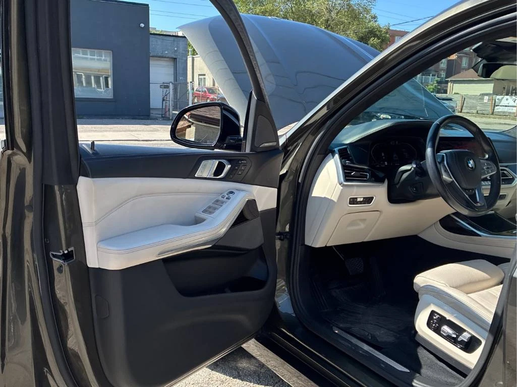 BMW X7 xDrive40i * ДИСТРОНИК * ЛАЗЕРИ * SKY LOUNGE , снимка 7 - Автомобили и джипове - 55478089