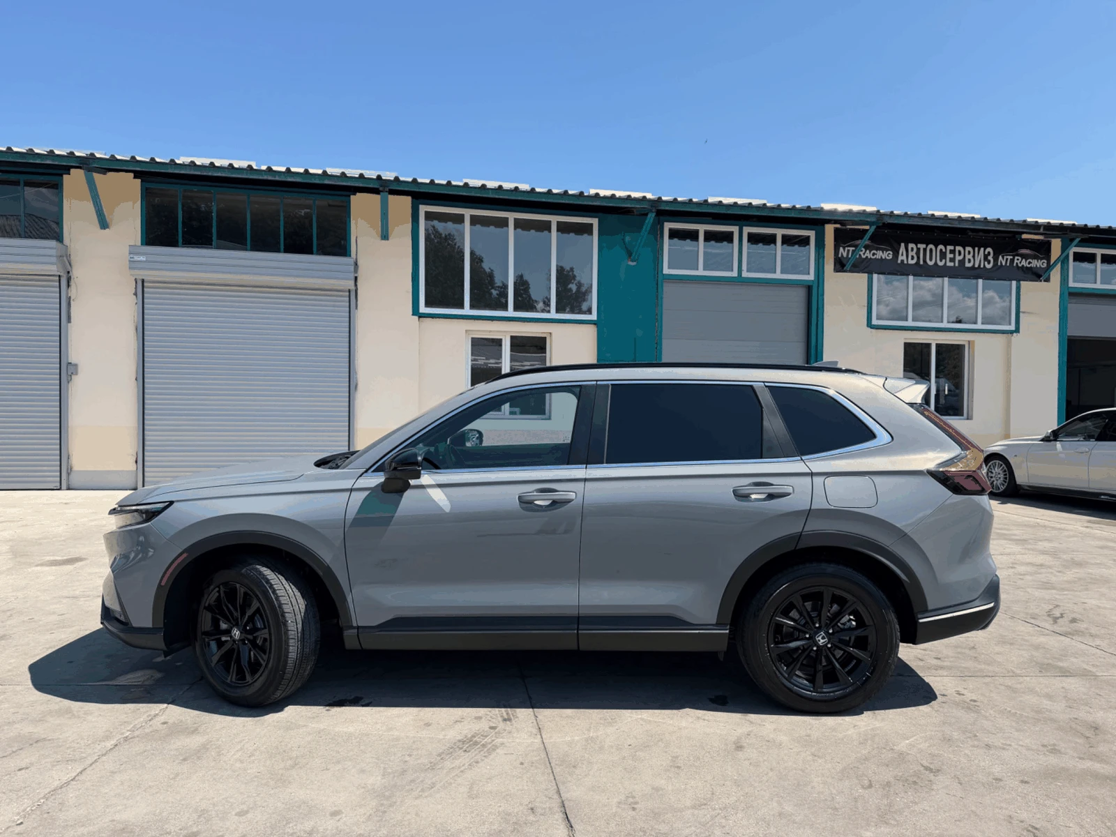 Honda Cr-v 2.0 I-MMD, снимка 5 - Автомобили и джипове - 55674162