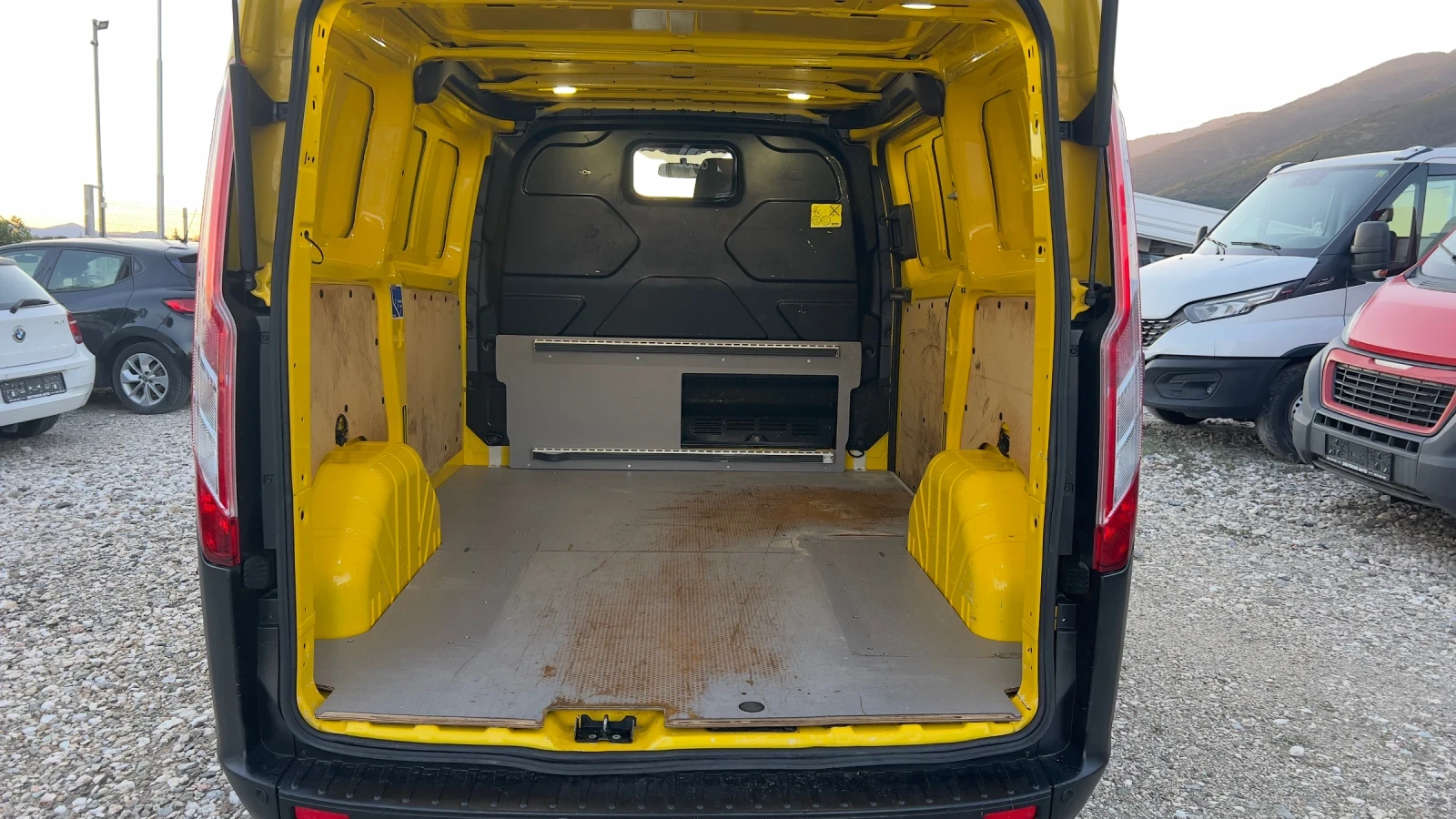 Ford Transit Custom 2.0 евро 6 170 коня, снимка 8 - Бусове и автобуси - 55162967