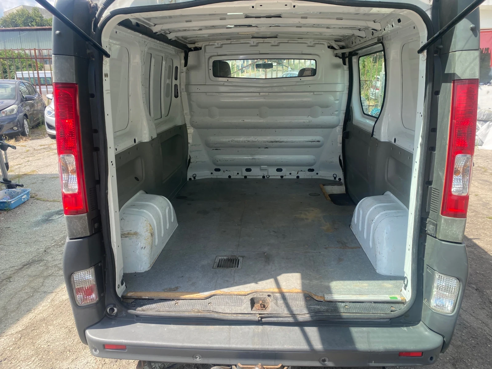 Renault Trafic 2.0 DCI КЛИМА, снимка 5 - Бусове и автобуси - 55666861