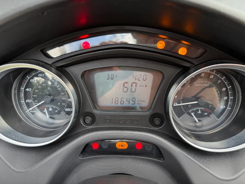 Piaggio Mp3 LT 2021 300i, снимка 10 - Мотоциклети и мототехника - 51219814