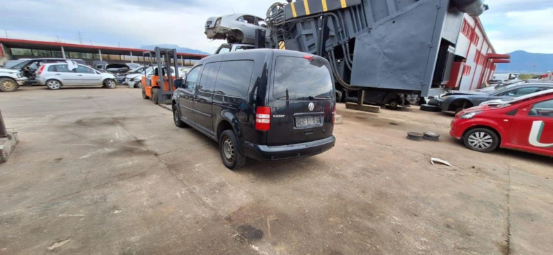 VW Caddy 1.6, снимка 2 - Автомобили и джипове - 47529529