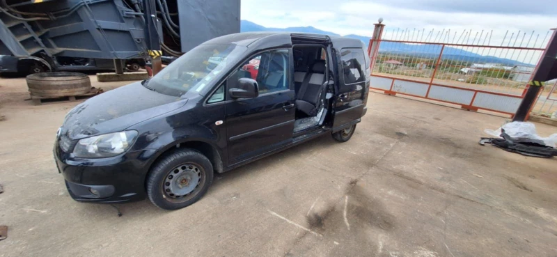 VW Caddy 1.6, снимка 5 - Автомобили и джипове - 47529529