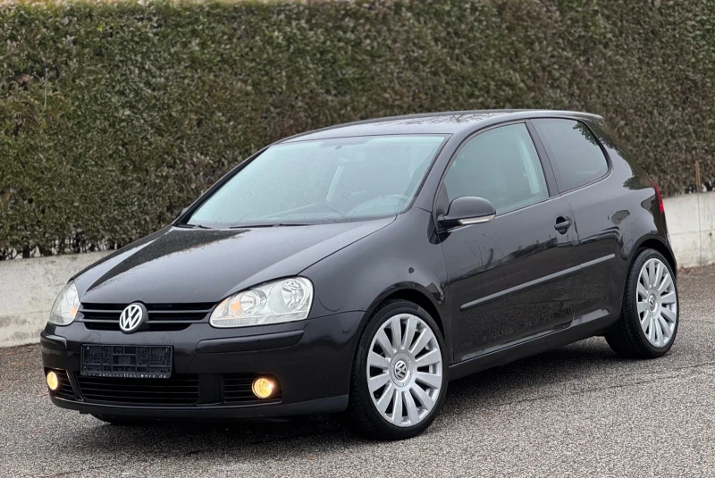 VW Golf 1.6i * Климатроник* , снимка 1 - Автомобили и джипове - 47982926