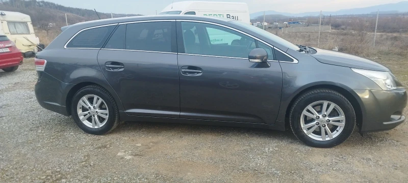 Toyota Avensis 2.0i-152к.с газ-бензин, снимка 4 - Автомобили и джипове - 48611907