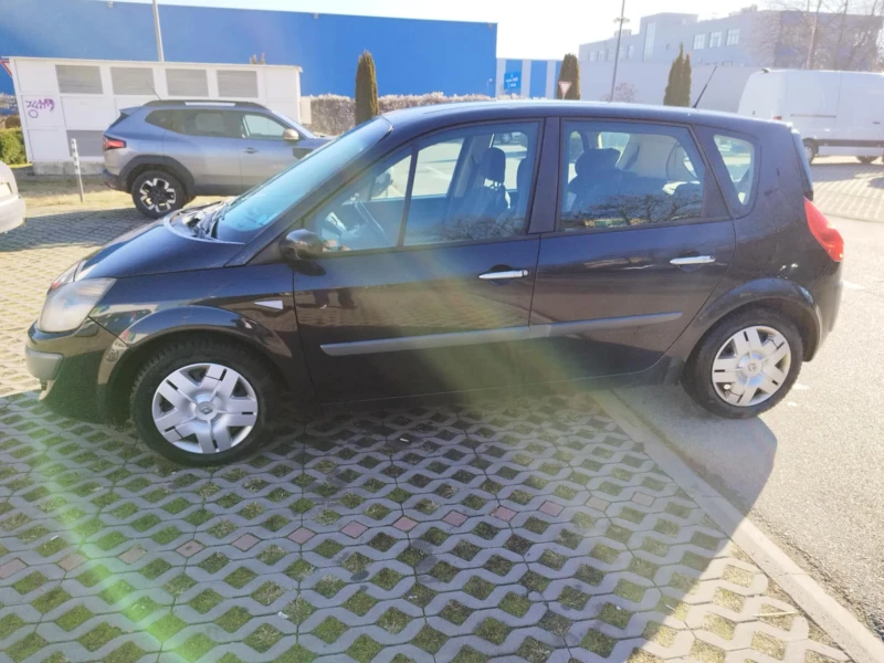 Renault Scenic, снимка 13 - Автомобили и джипове - 49221677