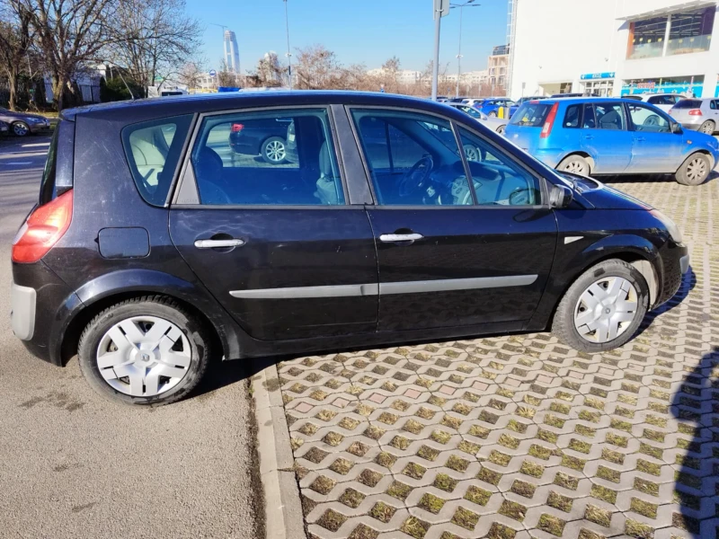 Renault Scenic, снимка 6 - Автомобили и джипове - 49221677