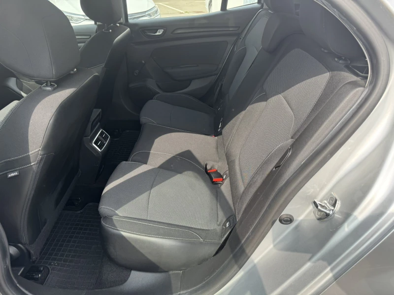 Renault Megane 1.5DCI, снимка 12 - Автомобили и джипове - 51189952