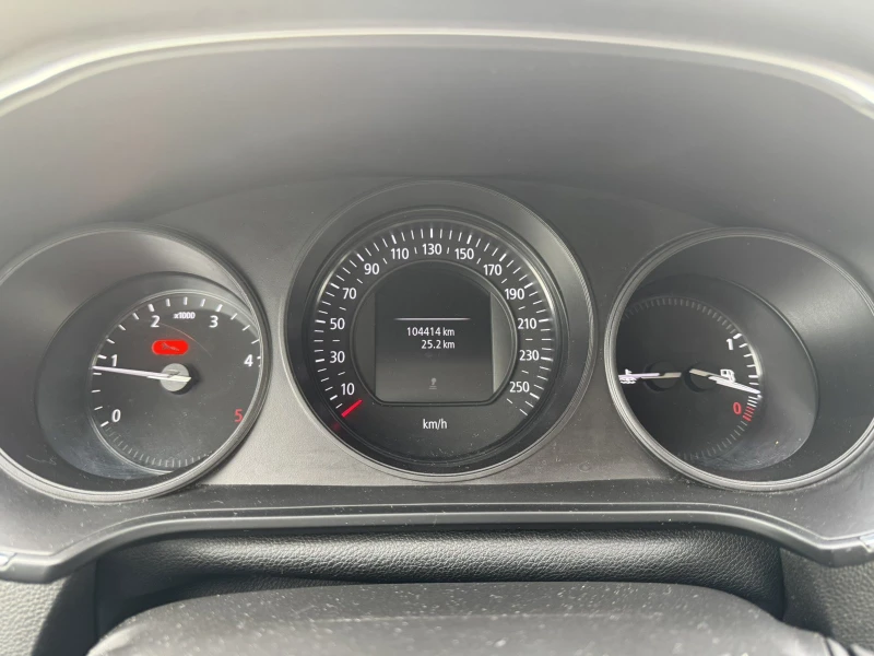 Renault Megane 1.5DCI, снимка 15 - Автомобили и джипове - 51189952