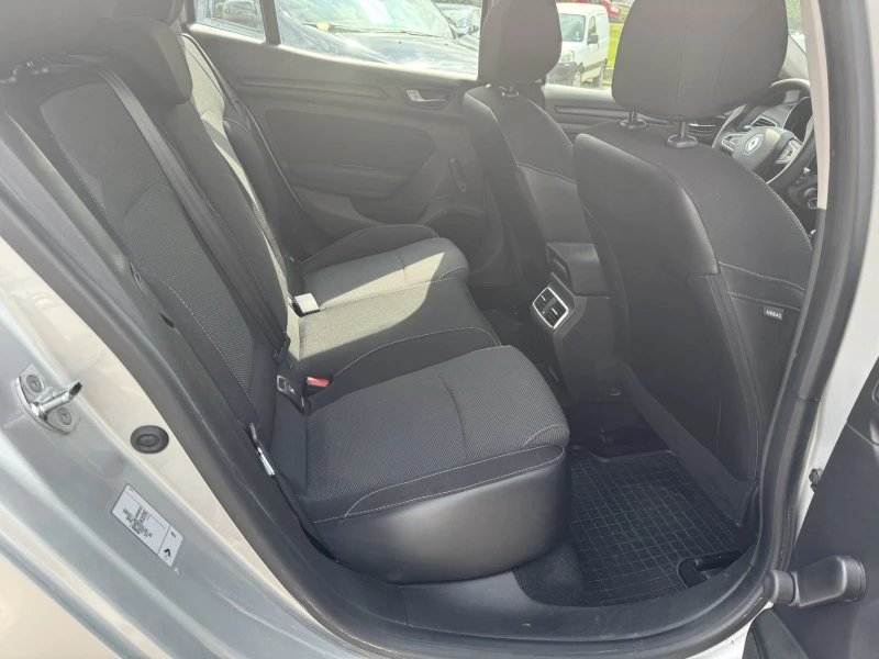 Renault Megane 1.5DCI, снимка 10 - Автомобили и джипове - 51189952