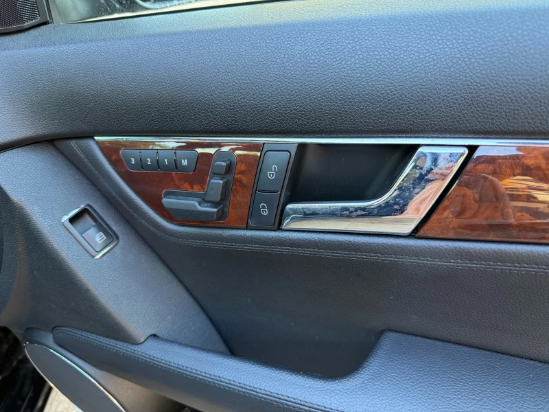 Mercedes-Benz C 250  103000 км, снимка 17 - Автомобили и джипове - 51264893