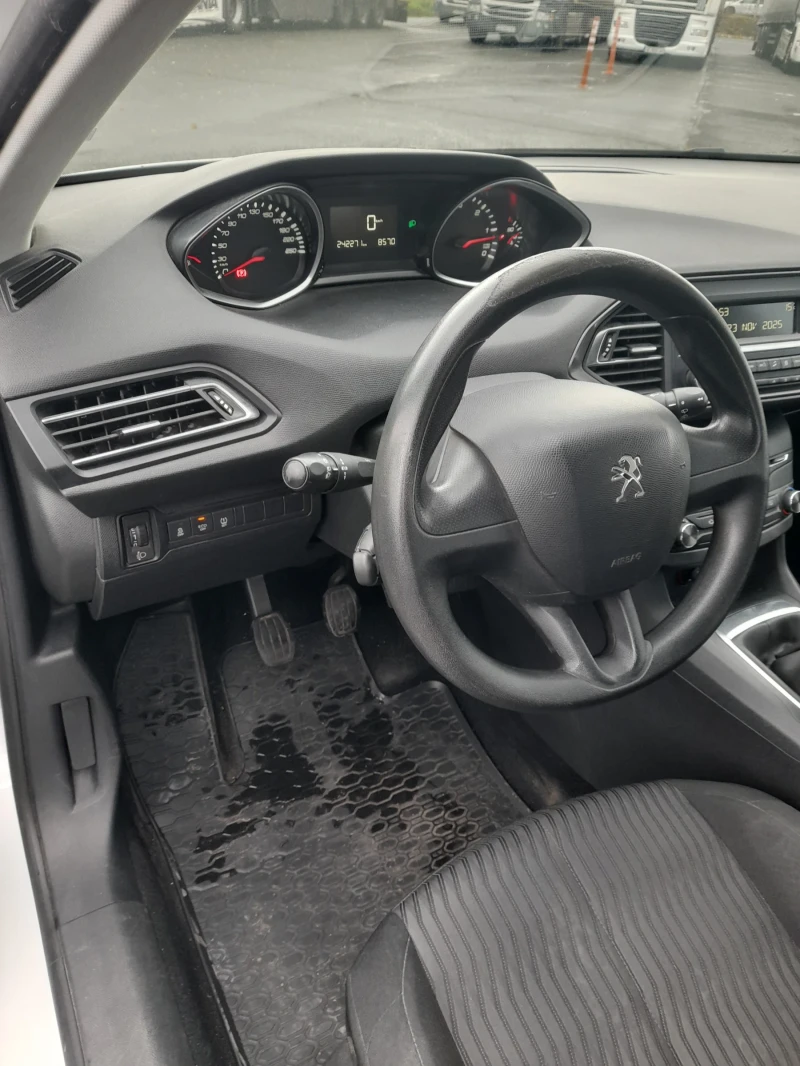 Peugeot 308 1.6 Blue Hdi , снимка 6 - Автомобили и джипове - 52512227