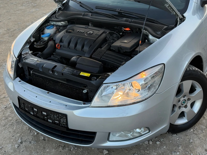 Skoda Octavia 1.9TDI РЕАЛНИ КИЛОМЕТРИ , снимка 10 - Автомобили и джипове - 52849693