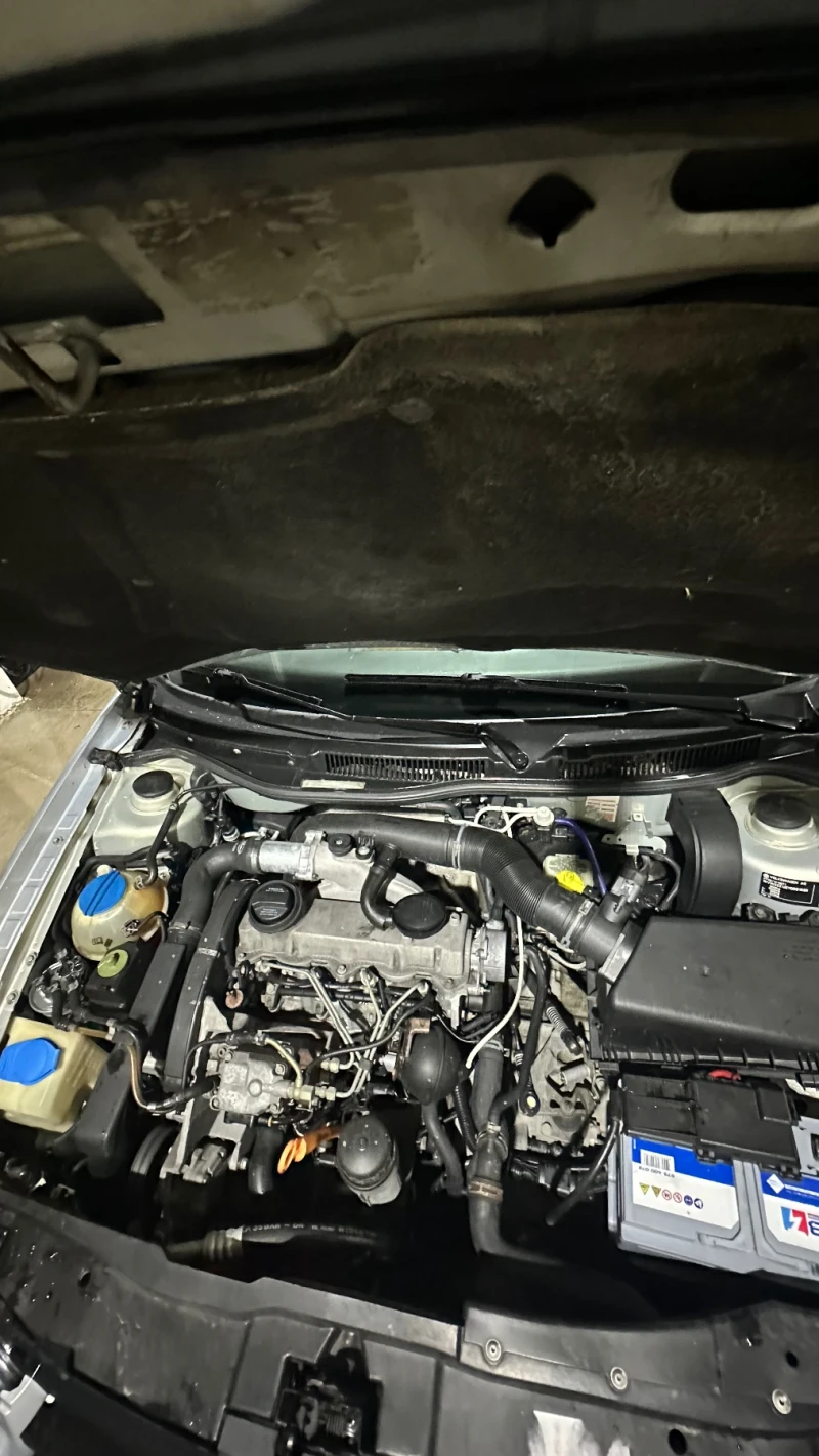 VW Golf 1.9 TDI 110к.с, снимка 5 - Автомобили и джипове - 53127029