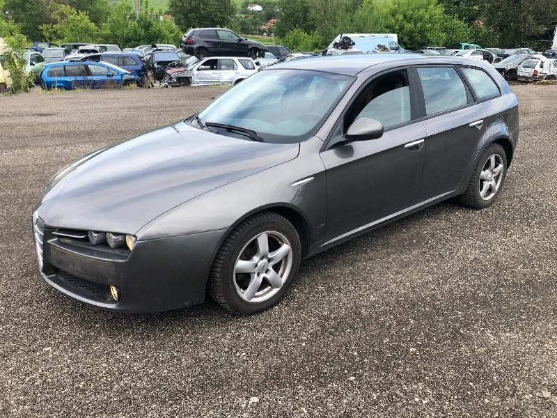 Alfa Romeo 159 sportwagon 1.9 JTS 160кс - изображение 2