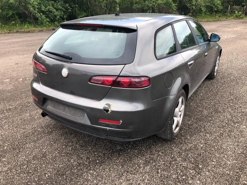 Alfa Romeo 159 sportwagon 1.9 JTS 160кс - изображение 4