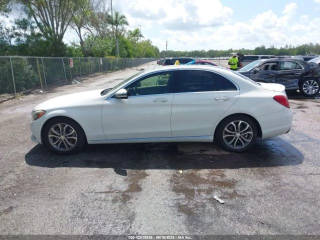 Mercedes-Benz C 300 BURMESTER* ПОДГРЕВ* КАМЕРА* КЕЙЛЕС* LANE* ASSIST - изображение 6
