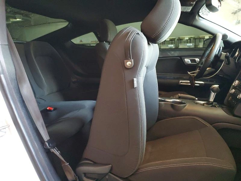 Ford Mustang GT 5.0L V8, снимка 10 - Автомобили и джипове - 53802214