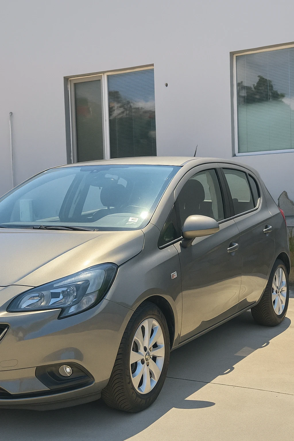 Opel Corsa 1.2i Cosmo - изображение 2