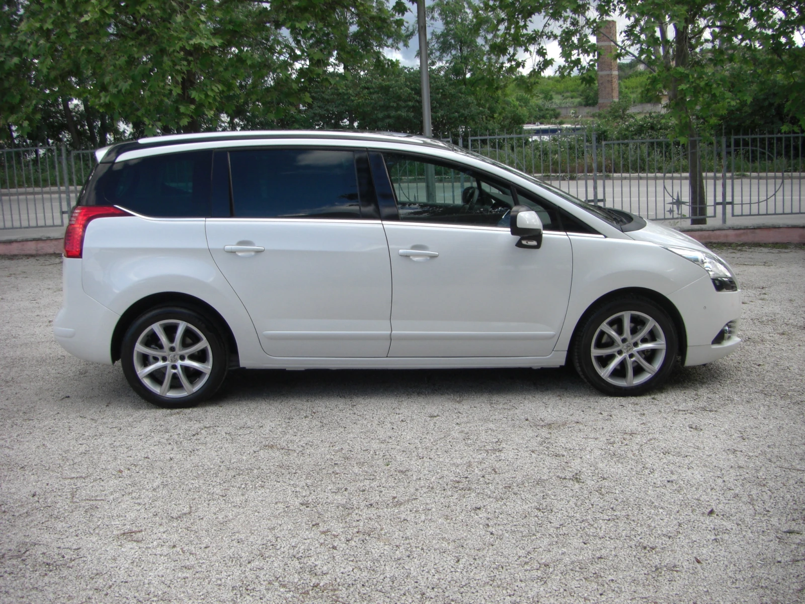 Peugeot 5008 2.0HDI NAVI PANORAMA 6ck. - изображение 6