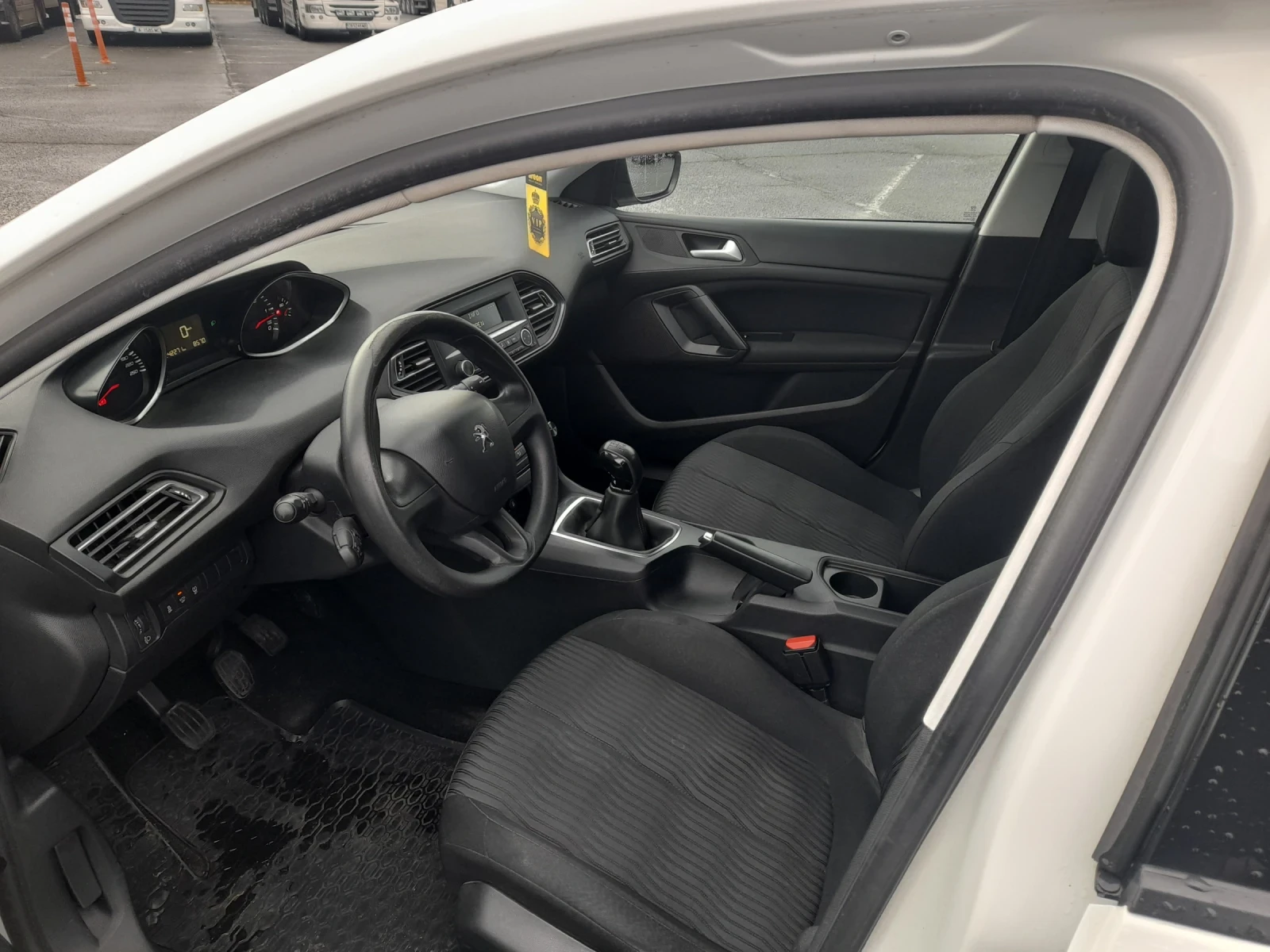 Peugeot 308 1.6 Blue Hdi  - изображение 4