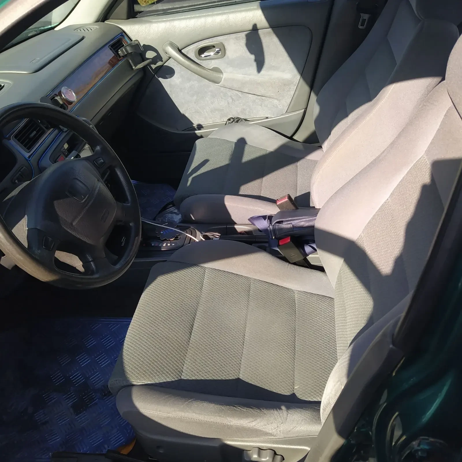 Honda Civic 1, 4 is автоматик , снимка 9 - Автомобили и джипове - 53827573