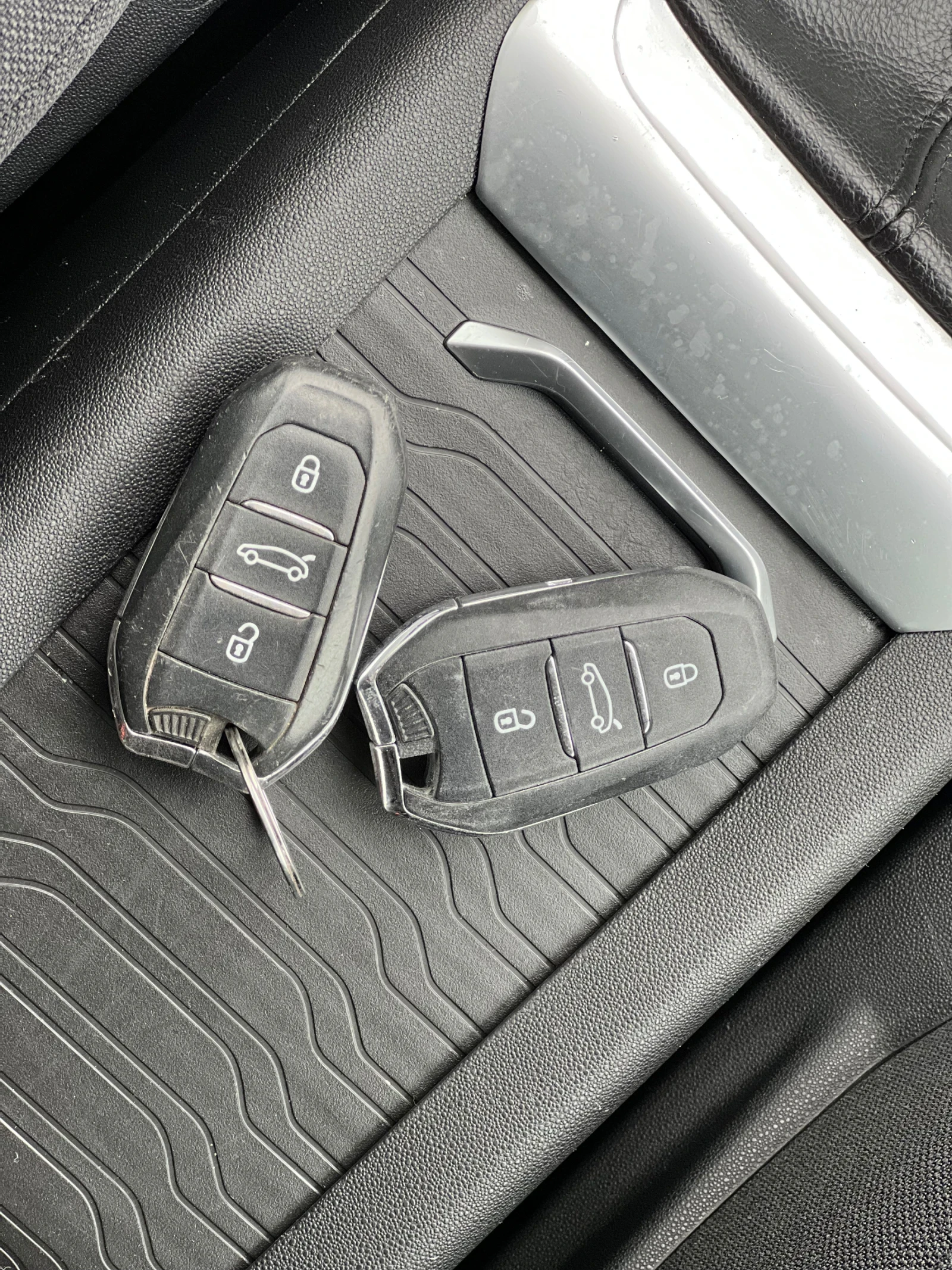 Citroen Grand C4 Picasso HDI NAVI 6+ 1 = 7 места , снимка 17 - Автомобили и джипове - 53892889