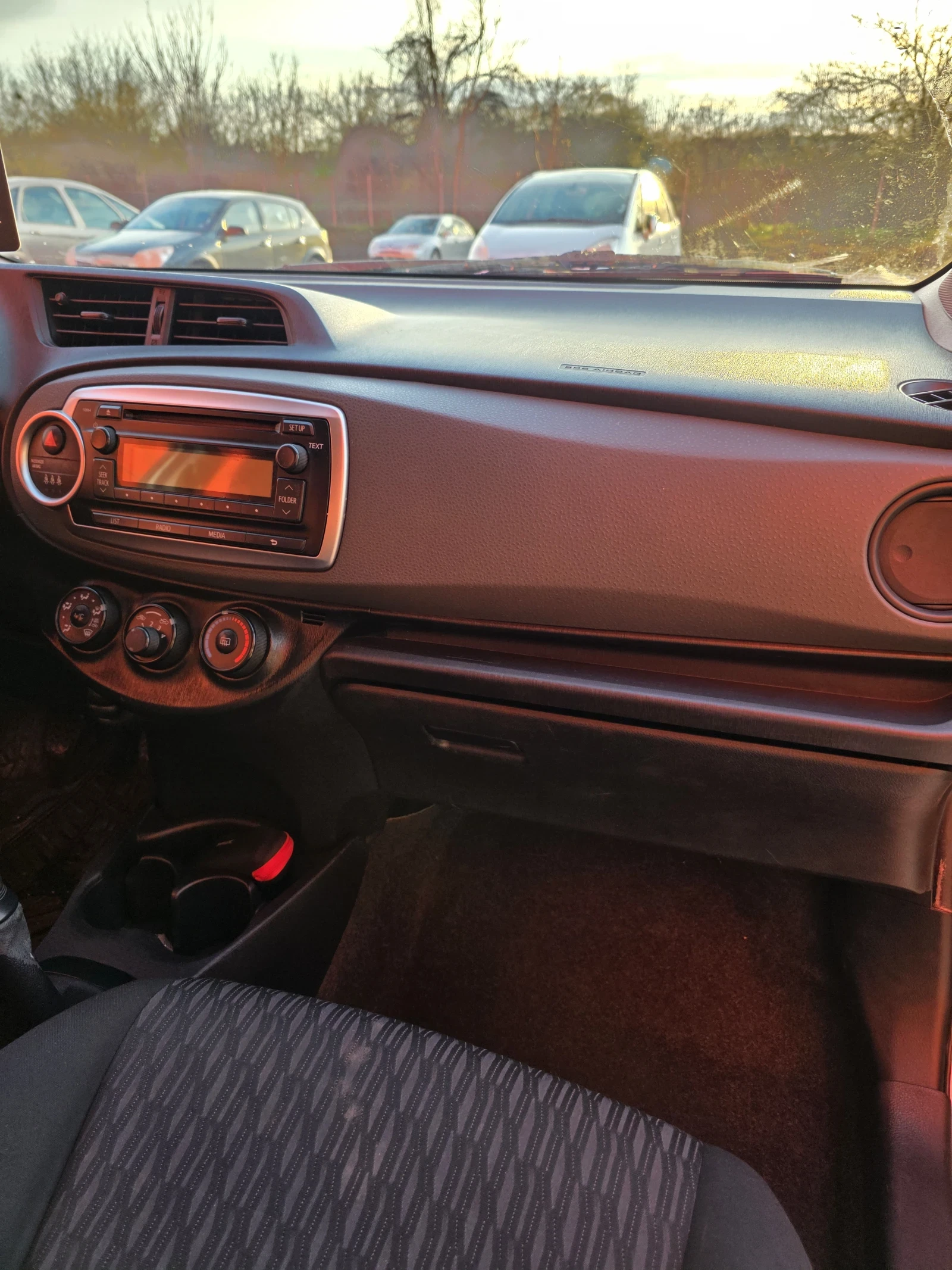 Toyota Yaris, снимка 8 - Автомобили и джипове - 53989148