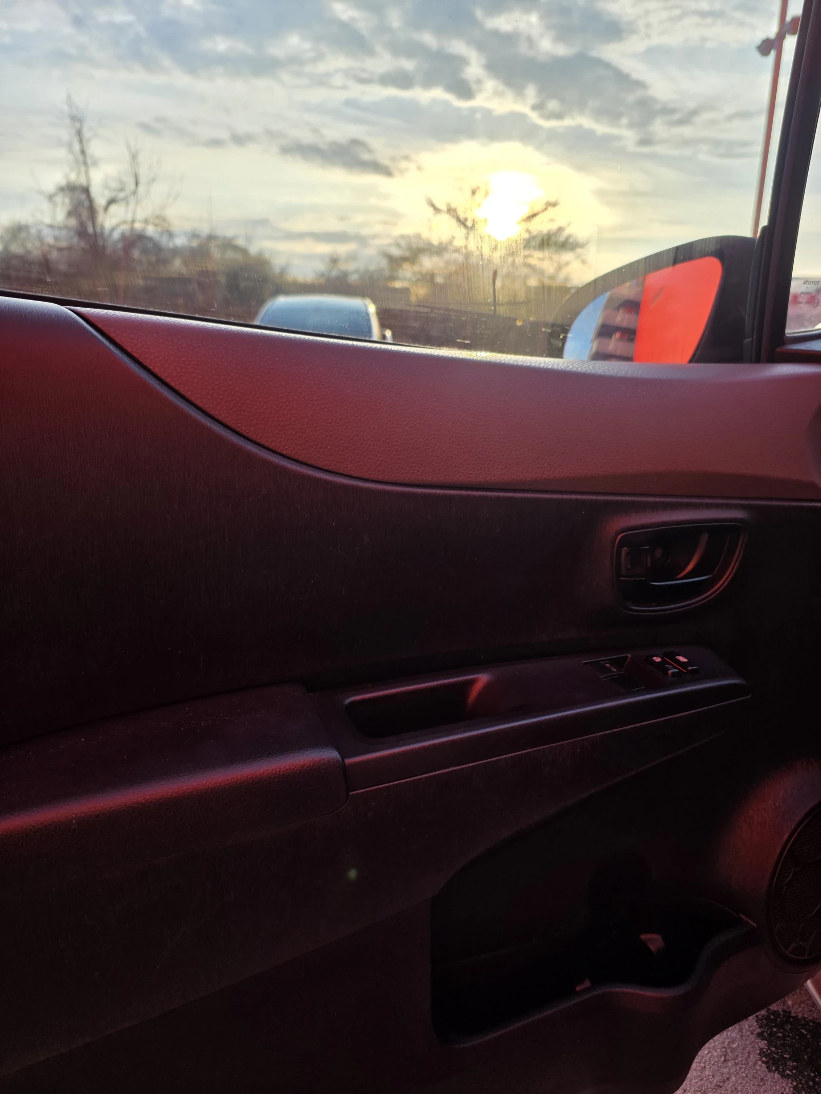 Toyota Yaris, снимка 13 - Автомобили и джипове - 53989148