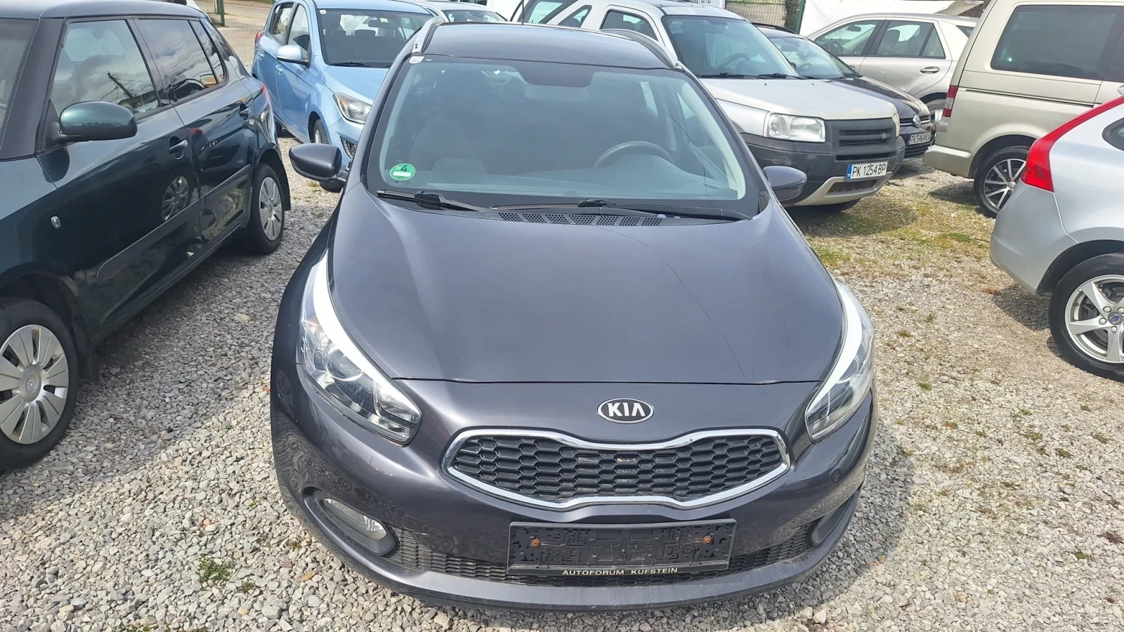 Kia Ceed 1.4 CRDI, снимка 3 - Автомобили и джипове - 54061043