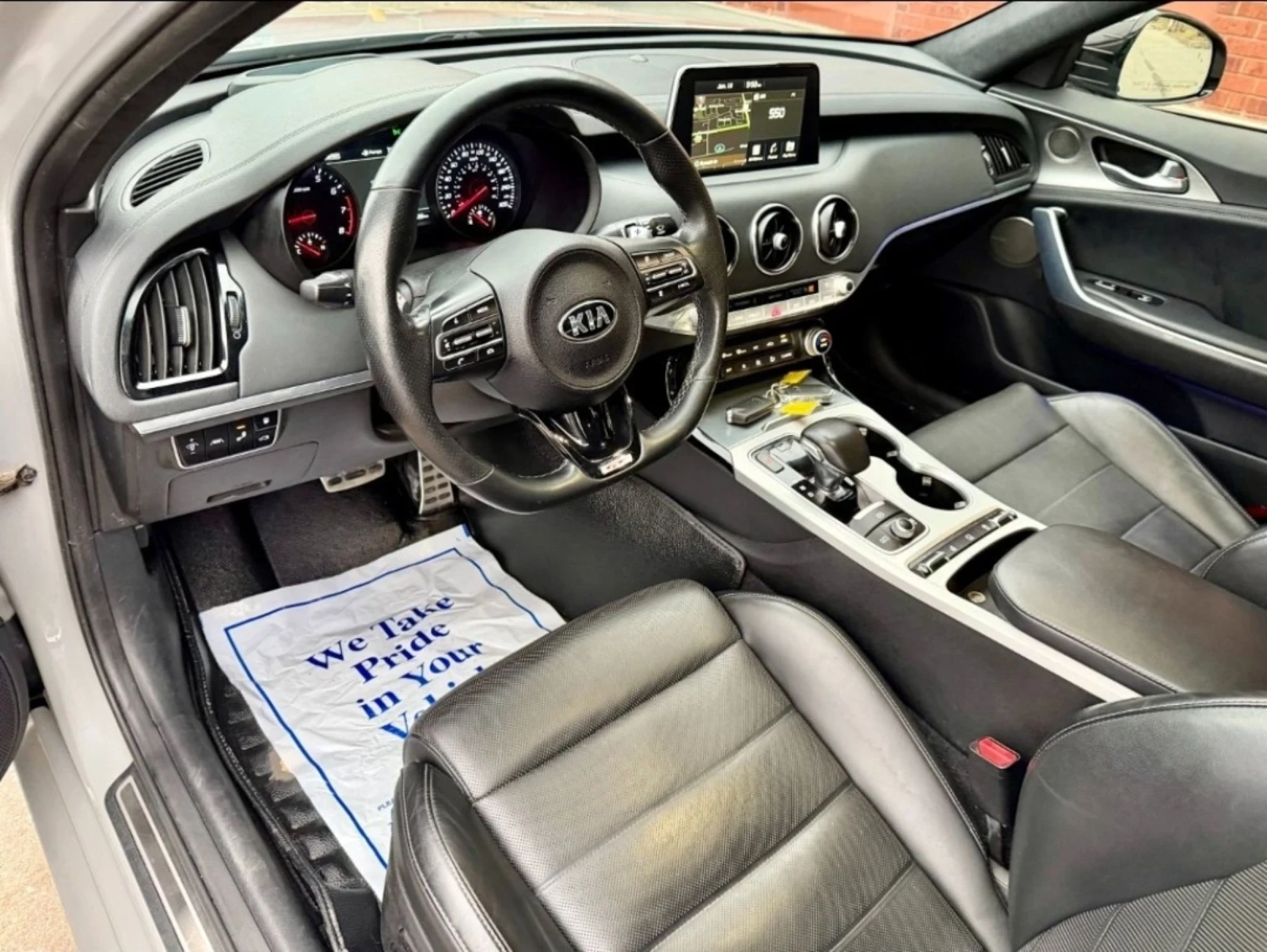 Kia Stinger 2018/HUD/360/PANO/PODGREV/CARFAX, снимка 9 - Автомобили и джипове - 54107507