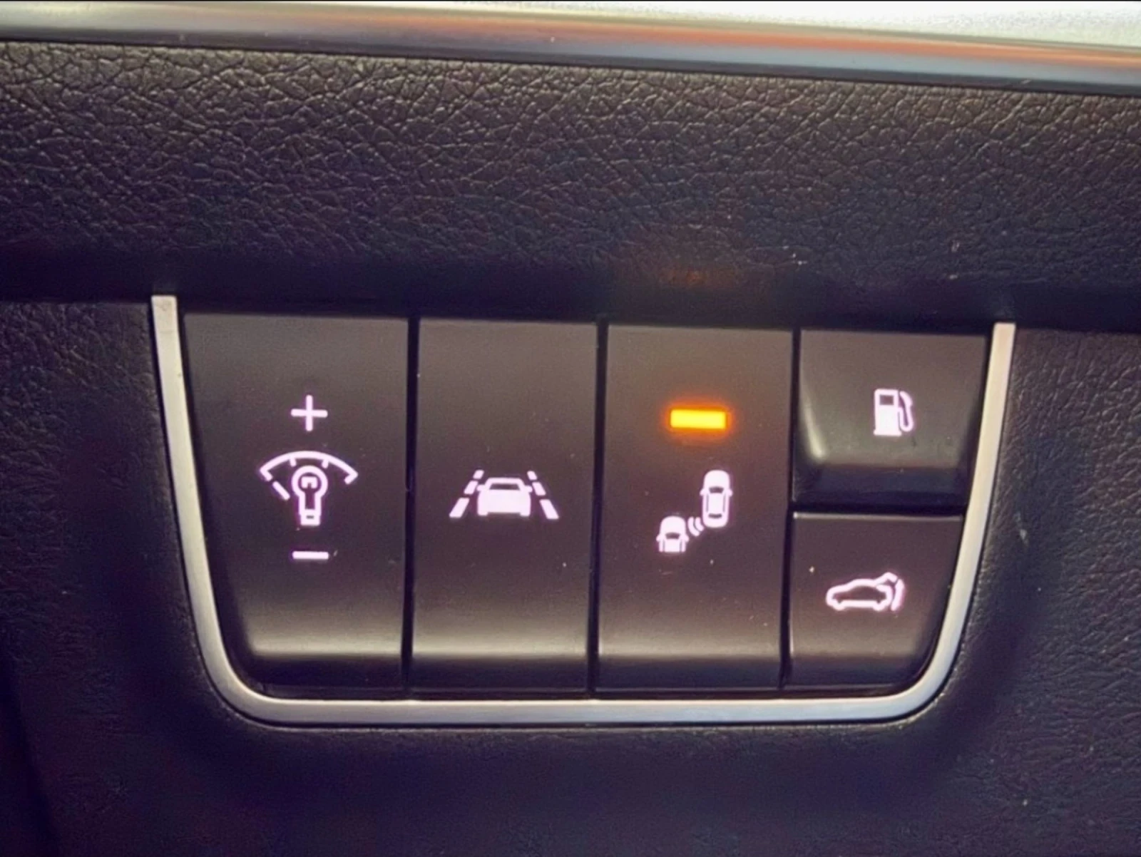 Kia Stinger 2018/HUD/360/PANO/PODGREV/CARFAX, снимка 14 - Автомобили и джипове - 54107507